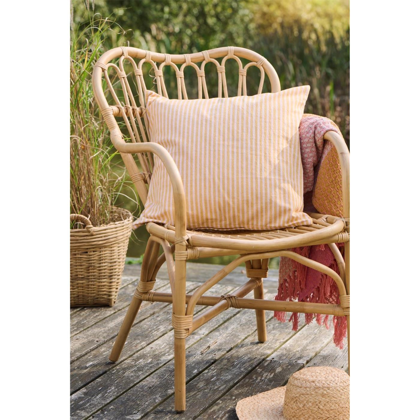 Povlak na polštář Linea Ib Laursen s tenkými pruhy v hořčicové a světle růžové barvě_1