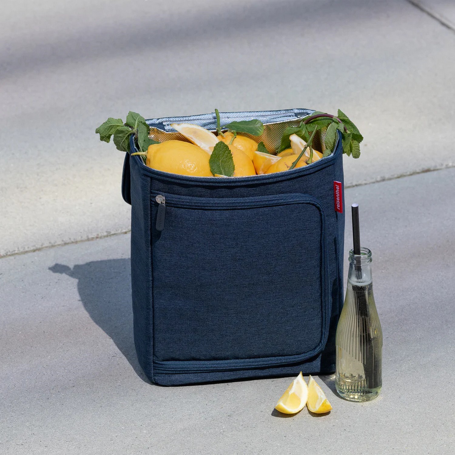 Praktický termobox Reisenthel Coolerbox twist navy_0