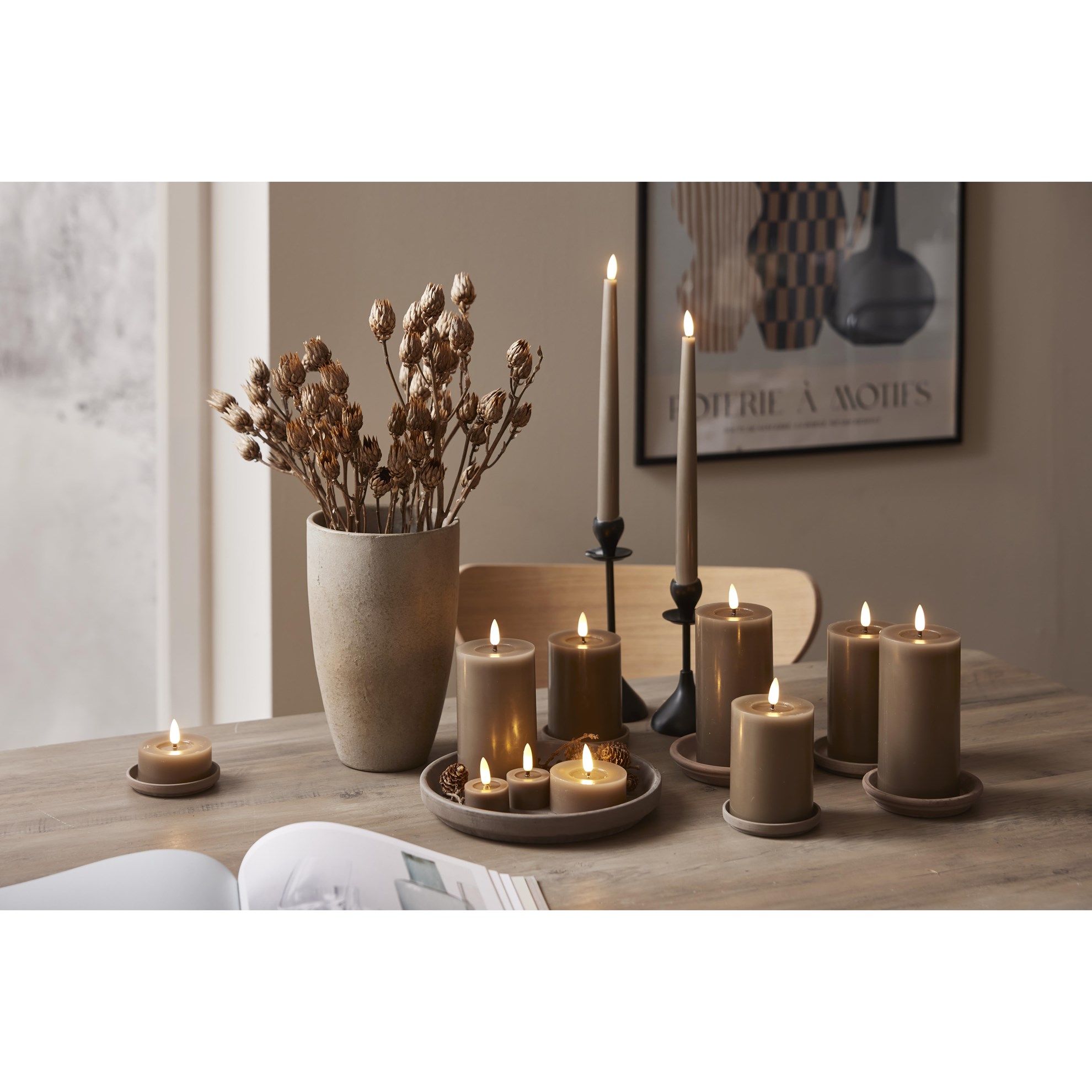 LED svíčka FLAMME FLOW 10 cm tmavě hnědá_0